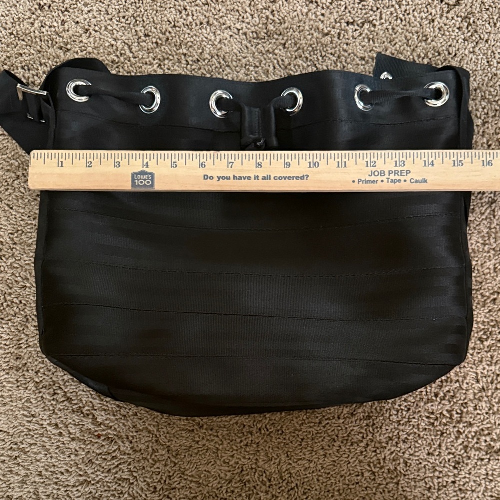 Harveys Black Shoulder Seatbelt Bucket Bag Large - Picture 8 of 9